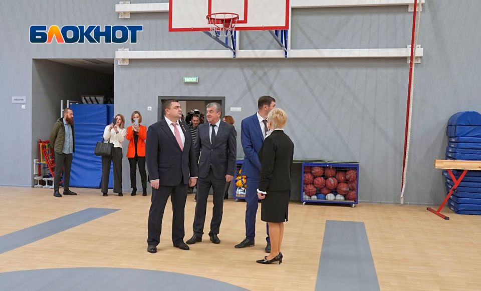 С третьей попытки открыли школу №45 в Воронеже — как она выглядит снаружи и изнутри С третьей попытки открыли школу №45 в Воронеже — как она выглядит снаружи и изнутри