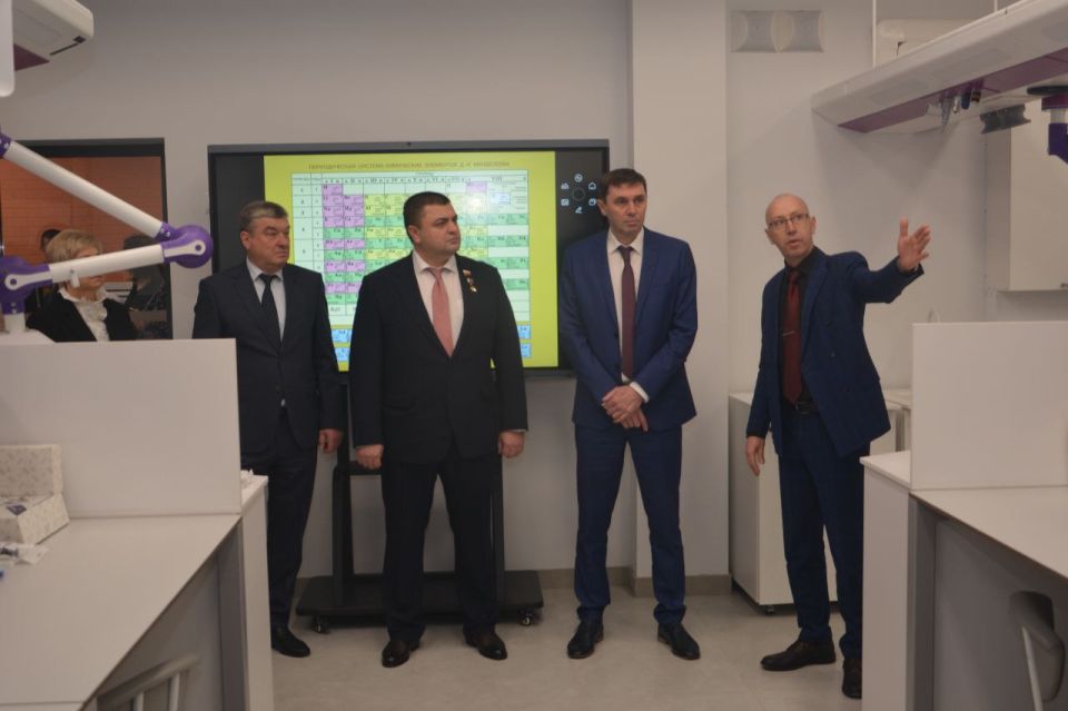 В Воронеже открыли среднюю школу №45 после реконструкции