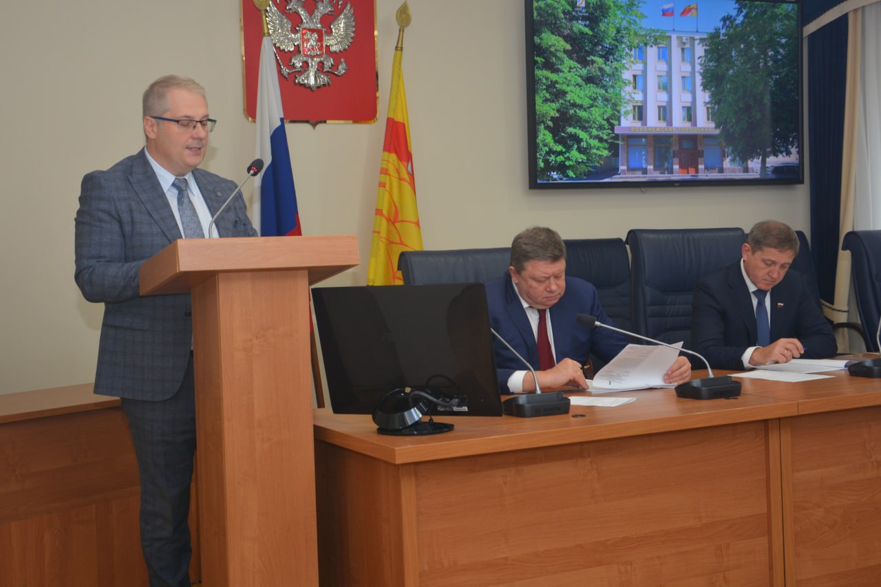 Депутаты указали на необходимость ускорить программу по расселению аварийных домов Депутаты указали на необходимость ускорить программу по расселению аварийных домов