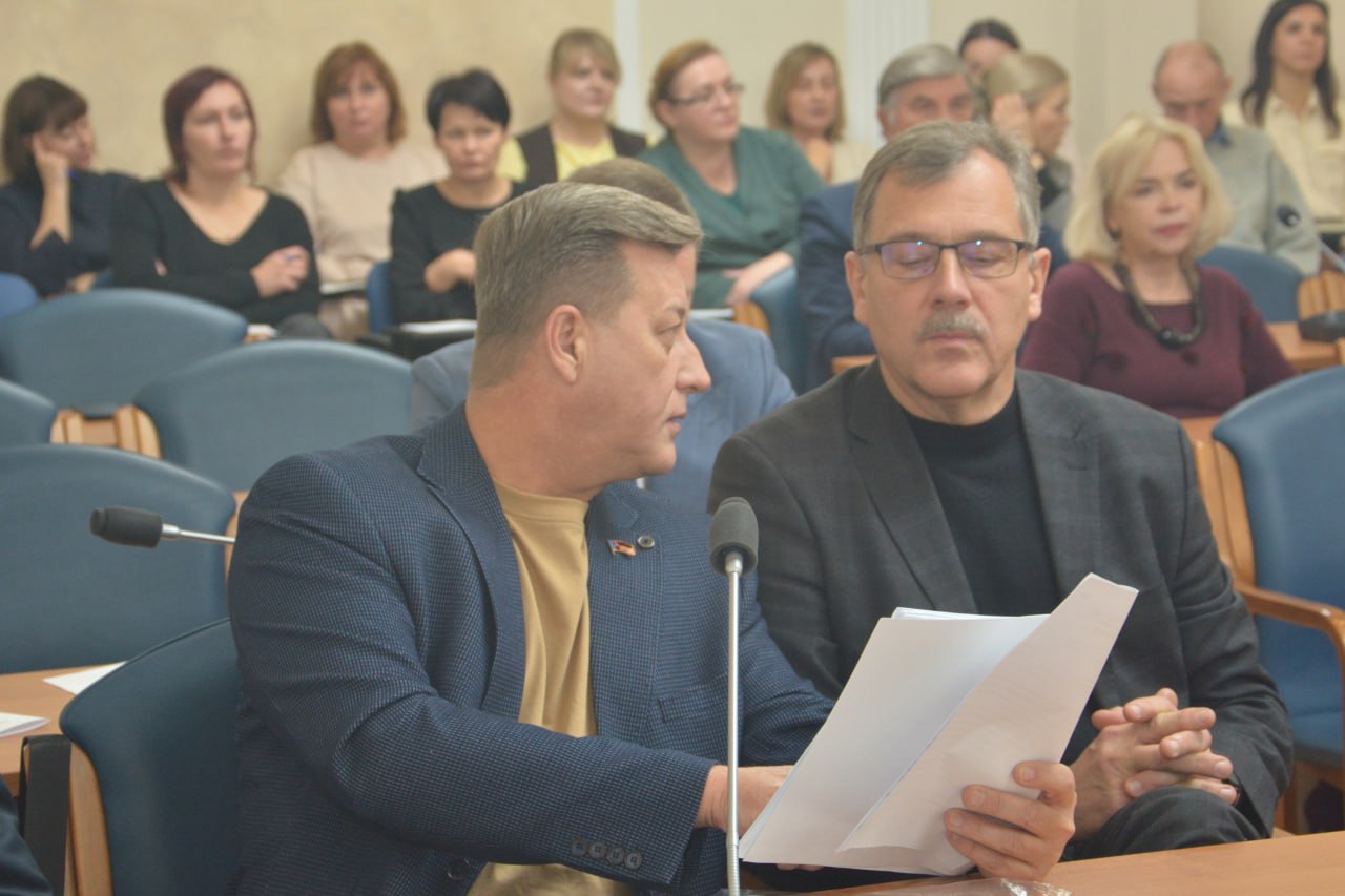 Депутаты указали на необходимость ускорить программу по расселению аварийных домов Депутаты указали на необходимость ускорить программу по расселению аварийных домов