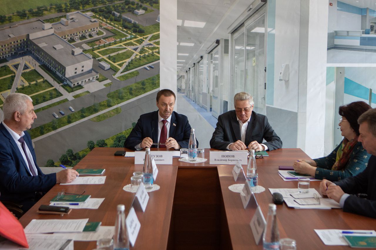 Председатель Воронежской облдумы Юрий Матузов посетил соцобъекты Бутурлиновского района Председатель Воронежской облдумы Юрий Матузов посетил соцобъекты Бутурлиновского района