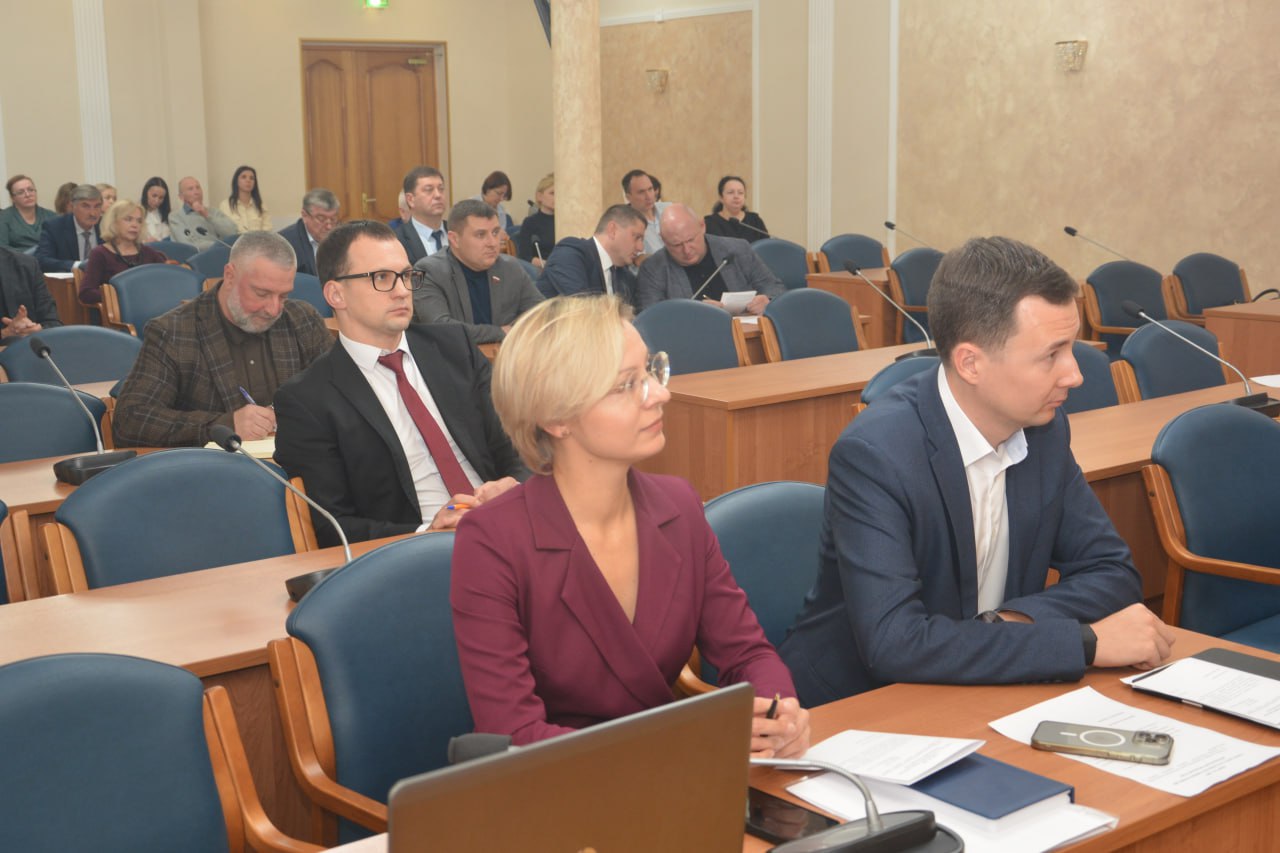 Депутаты указали на необходимость ускорить программу по расселению аварийных домов Депутаты указали на необходимость ускорить программу по расселению аварийных домов