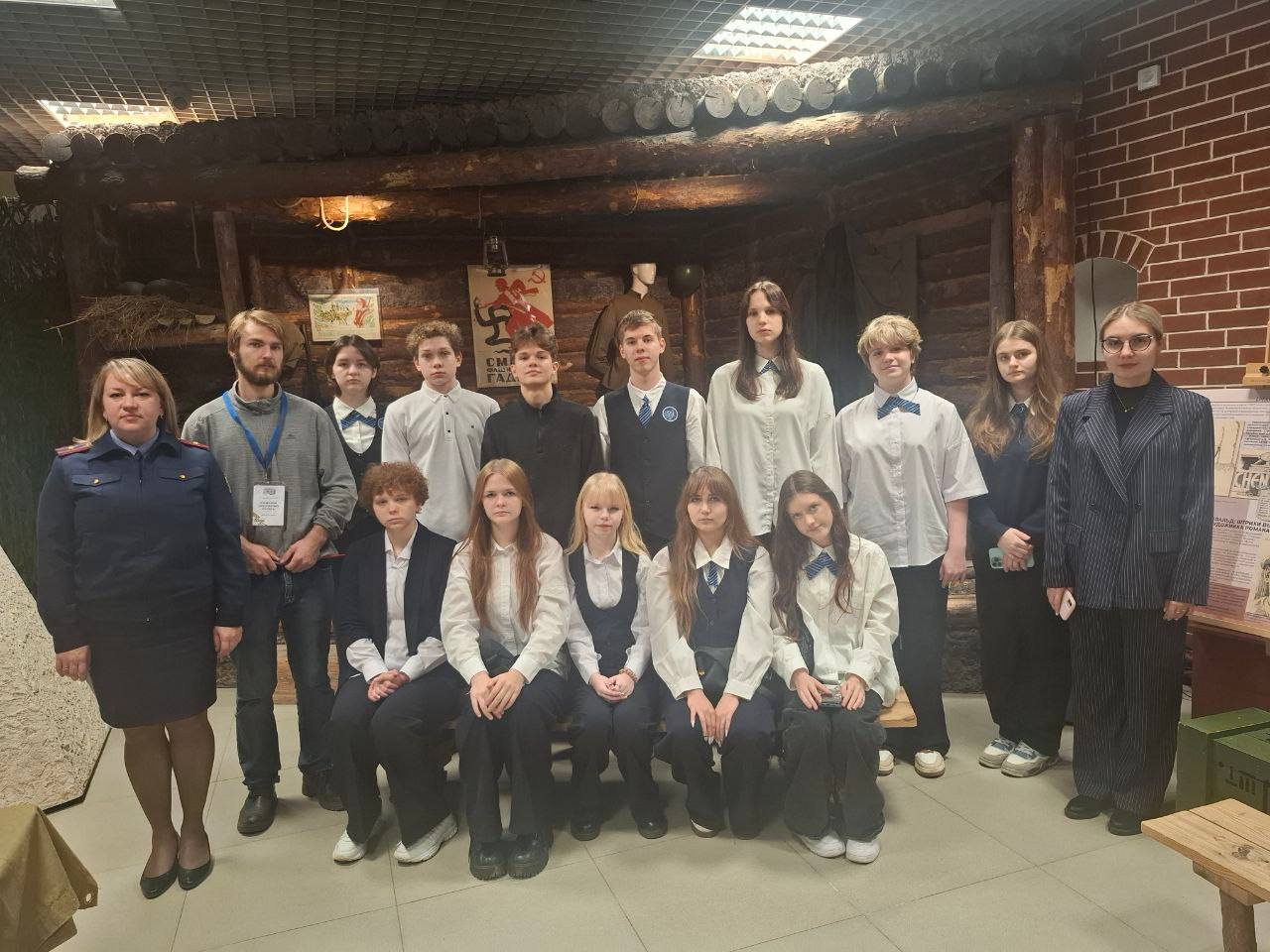 Сотрудники регионального следственного управления СК России совместно с кадетами профильного класса посетили музей «Арсенал» Сотрудники регионального следственного управления СК России совместно с кадетами профильного класса посетили музей «Арсенал»