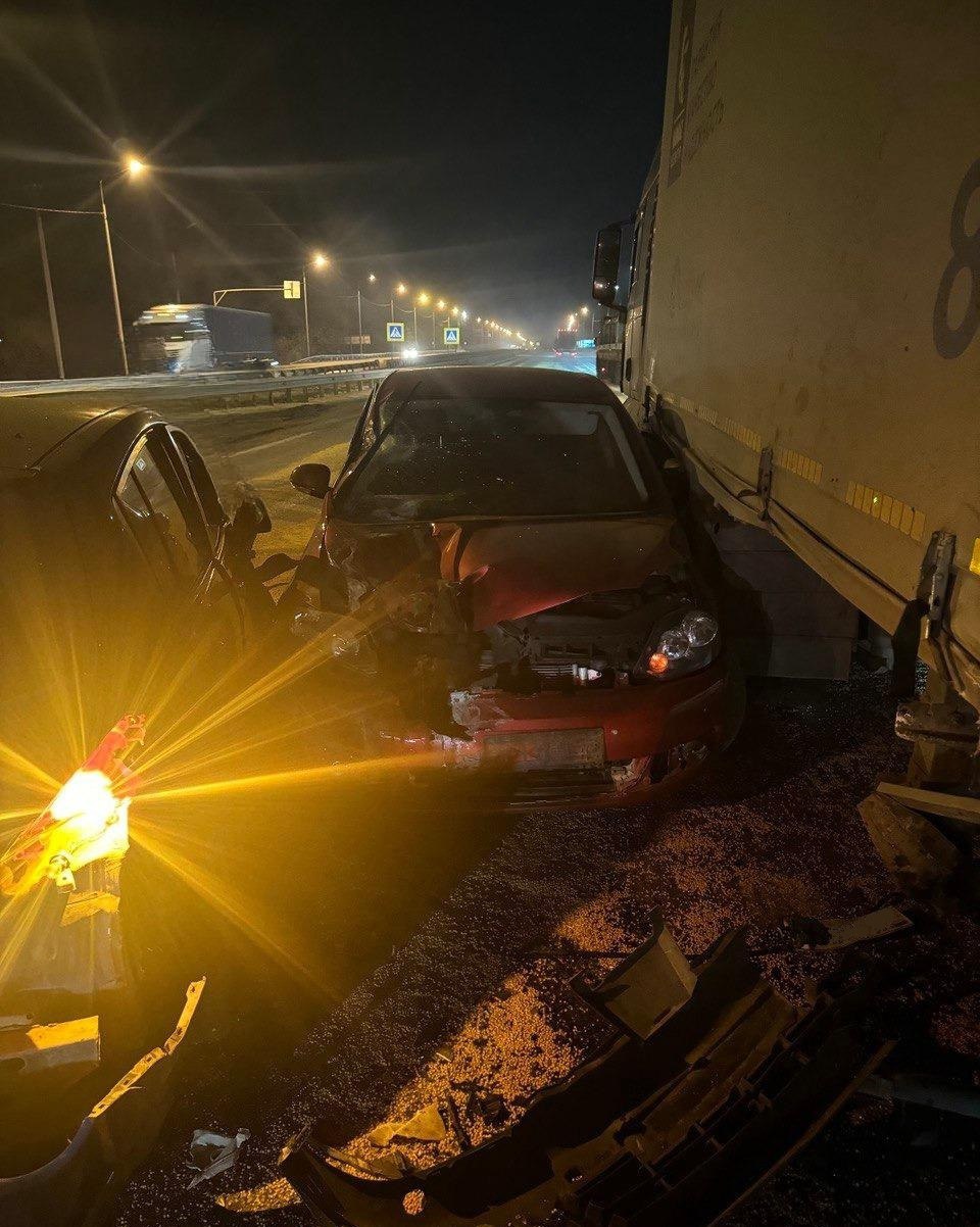 Из-за рассыпавшегося гороха пострадали четверо детей на трассе под Воронежем