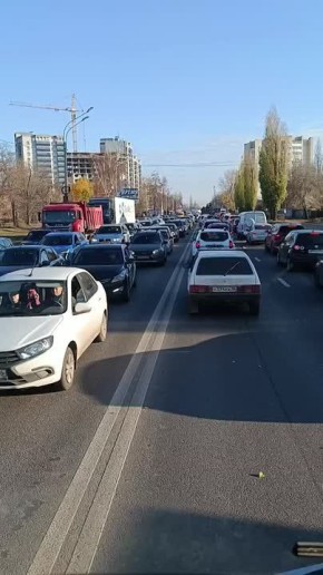 Въезд в Воронеж со стороны Ростова встал в пробке