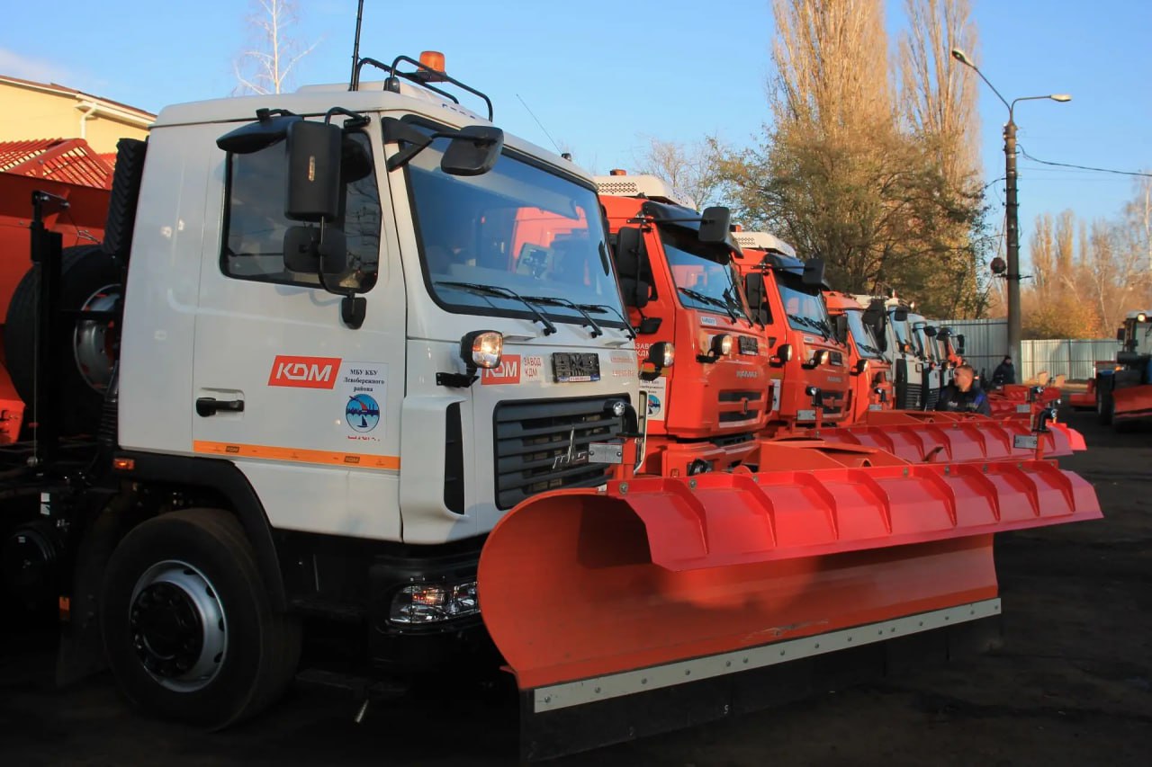 В Левобережном районе Воронежа состоялся ежегодный районный смотр специализированной техники, предназначенной для работы в предстоящий зимний период В Левобережном районе Воронежа состоялся ежегодный районный смотр специализированной техники, предназначенной для работы в предстоящий зимний период