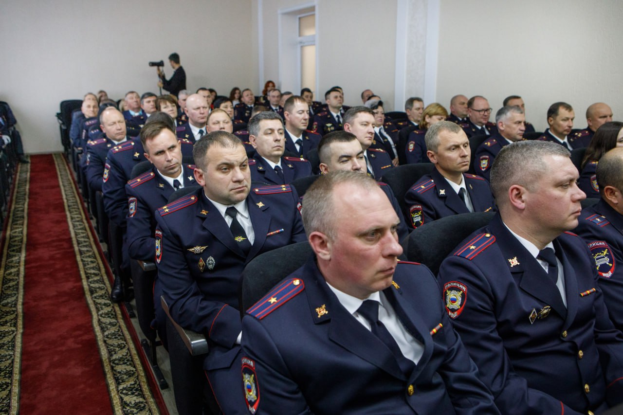 В День сотрудников органов внутренних дел воронежские правоохранители отмечены наградами регионального парламента В День сотрудников органов внутренних дел воронежские правоохранители отмечены наградами регионального парламента