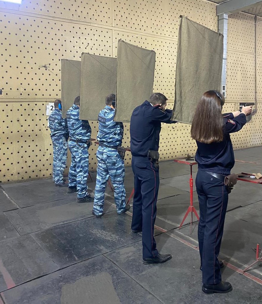 В региональном главке прошли соревнования по стрельбе, приуроченные ко Дню сотрудника органов внутренних дел РФ В региональном главке прошли соревнования по стрельбе, приуроченные ко Дню сотрудника органов внутренних дел РФ