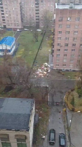 Лети с балкона: эпичный способ избавиться от хлама придумали в общежитии ВГУ