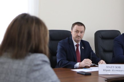 Председатель Воронежской областной Думы Юрий Матузов провел прием жителей Новохоперского района в рамках рабочей поездки в избирательный округ