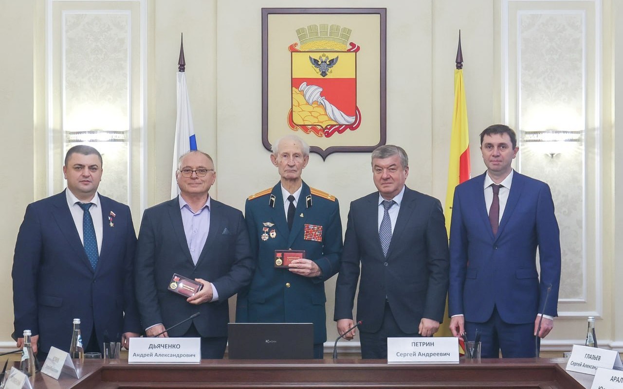 Церемония вручения памятного знака «Воронеж – город воинской славы» прошла в стенах администрации областного центра Церемония вручения памятного знака «Воронеж – город воинской славы» прошла в стенах администрации областного центра