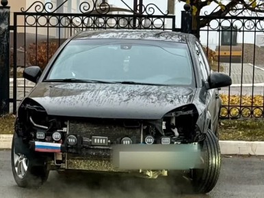 Водитель очень хотел привлечь внимание к своему автомобилю