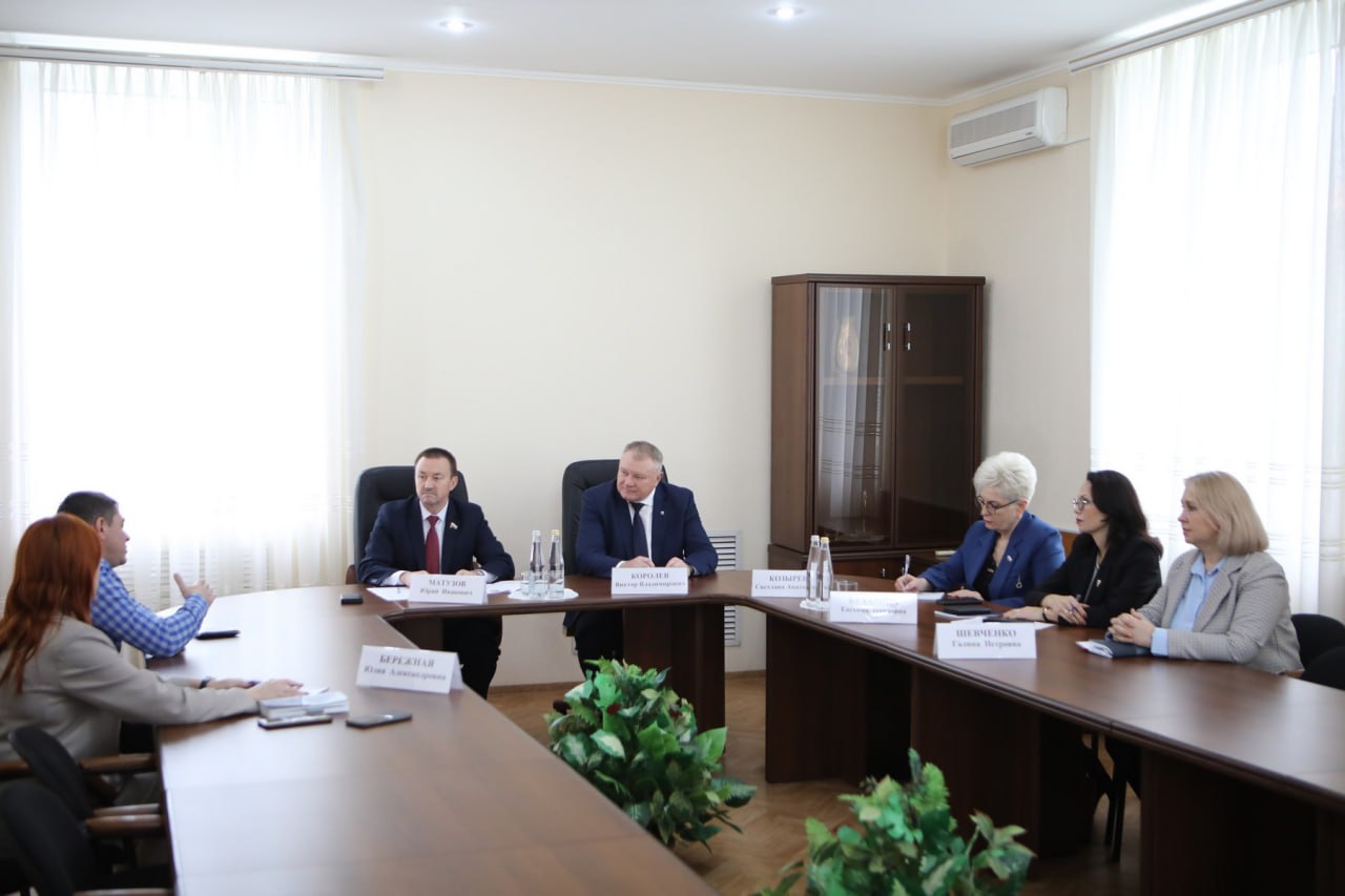 Председатель Воронежской областной Думы Юрий Матузов провел прием жителей Новохоперского района в рамках рабочей поездки в избирательный округ Председатель Воронежской областной Думы Юрий Матузов провел прием жителей Новохоперского района в рамках рабочей поездки в избирательный округ