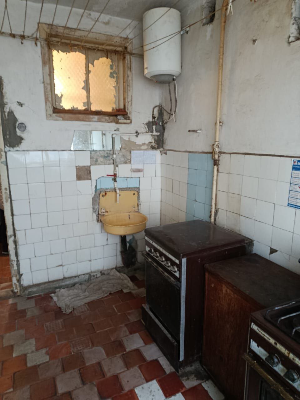 Сегодня с главой районной управы Олегом Копытиным и руководителем отдела территориального развития мкр Придонской Геннадием Болдыревым посетили с целью визуальной оценки состояния общежитие по адресу Защитников Родины, 4 Сегодня с главой районной управы Олегом Копытиным и руководителем отдела территориального развития мкр Придонской Геннадием Болдыревым посетили с целью визуальной оценки состояния общежитие по адресу Защитников Родины, 4