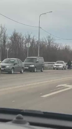 К парковочному коллапсу привело открытие центра Wildberries под Воронежем