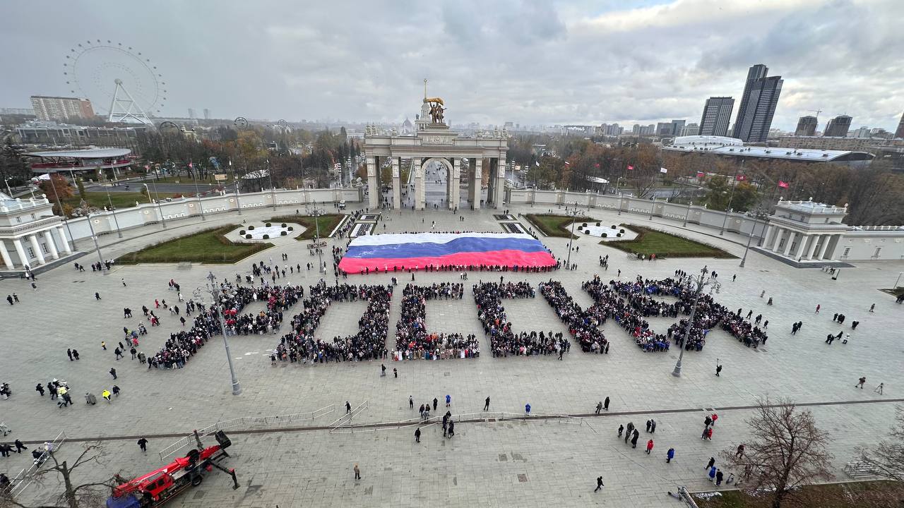 Антон Демидов: Молодой Гвардии — 20 лет!. 15-16 ноября в Воронеже прошел первый Съезд «Молодой Гвардии Единой России» Серьезная дата и большой путь, который мы прошли вместе, отвечая на вызовы времени, став сплоченной... Антон Демидов: Молодой Гвардии — 20 лет!. 15-16 ноября в Воронеже прошел первый Съезд «Молодой Гвардии Единой России» Серьезная дата и большой путь, который мы прошли вместе, отвечая на вызовы времени, став сплоченной...