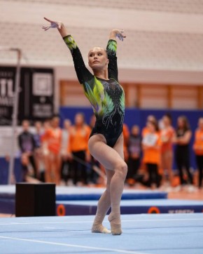Красавица-гимнастка Ангелина Мельникова из Воронежа завоевала золото в Германии