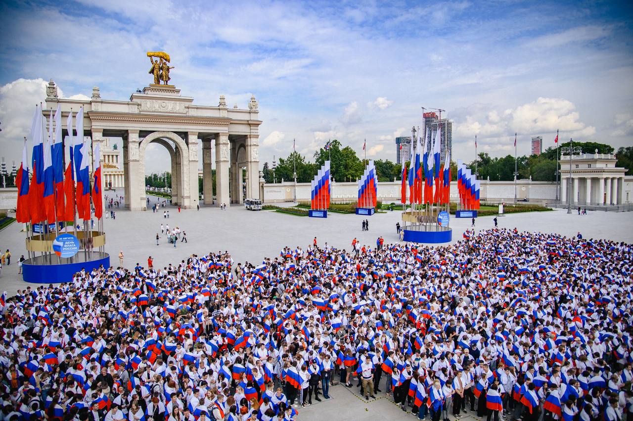 Антон Демидов: Молодой Гвардии — 20 лет!. 15-16 ноября в Воронеже прошел первый Съезд «Молодой Гвардии Единой России» Серьезная дата и большой путь, который мы прошли вместе, отвечая на вызовы времени, став сплоченной... Антон Демидов: Молодой Гвардии — 20 лет!. 15-16 ноября в Воронеже прошел первый Съезд «Молодой Гвардии Единой России» Серьезная дата и большой путь, который мы прошли вместе, отвечая на вызовы времени, став сплоченной...