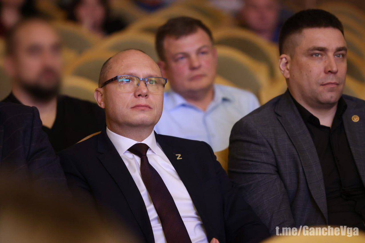 Дмитрий Маслов встретился с главой военно-гражданской администрации Харьковской области Дмитрий Маслов встретился с главой военно-гражданской администрации Харьковской области