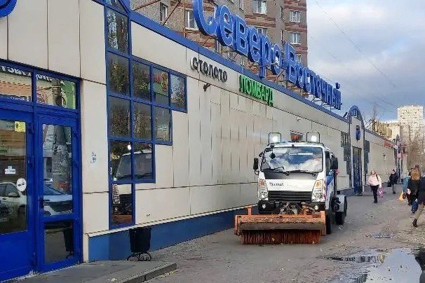 Погода – не помеха работам по уборке улично-дорожной сети Погода – не помеха работам по уборке улично-дорожной сети