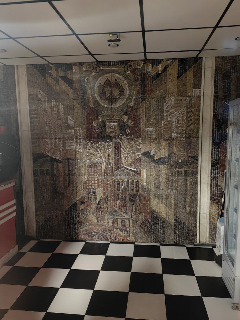 Жители могут вновь увидеть мозаику советской эпохи, расположенную в подземном переходе на проспекте Революции в Воронеже