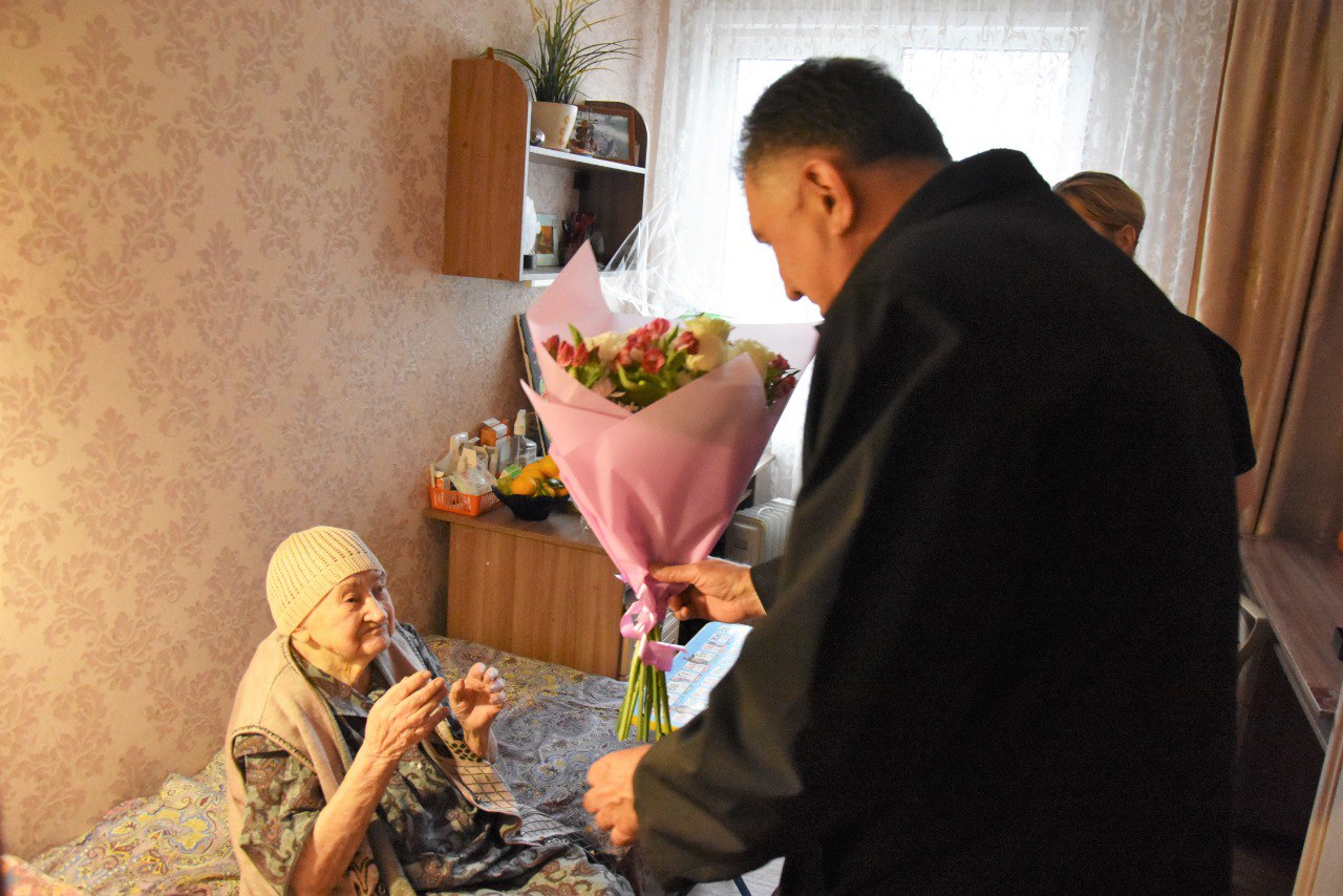 Вековой юбилей сегодня отмечает жительница Железнодорожного района Анастасия Николаевна Фёдорова Вековой юбилей сегодня отмечает жительница Железнодорожного района Анастасия Николаевна Фёдорова