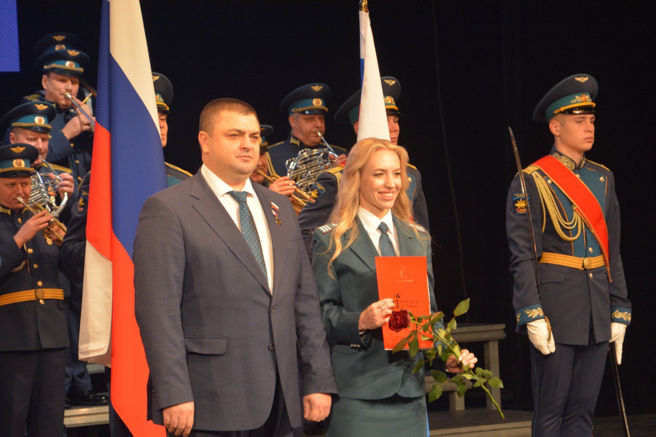 От себя лично и от имени депутатов Воронежской городской Думы поздравил сотрудников управления Федеральной налоговой службы по Воронежской области с профессиональным праздником и 35-летием со дня образования налоговых... От себя лично и от имени депутатов Воронежской городской Думы поздравил сотрудников управления Федеральной налоговой службы по Воронежской области с профессиональным праздником и 35-летием со дня образования налоговых...