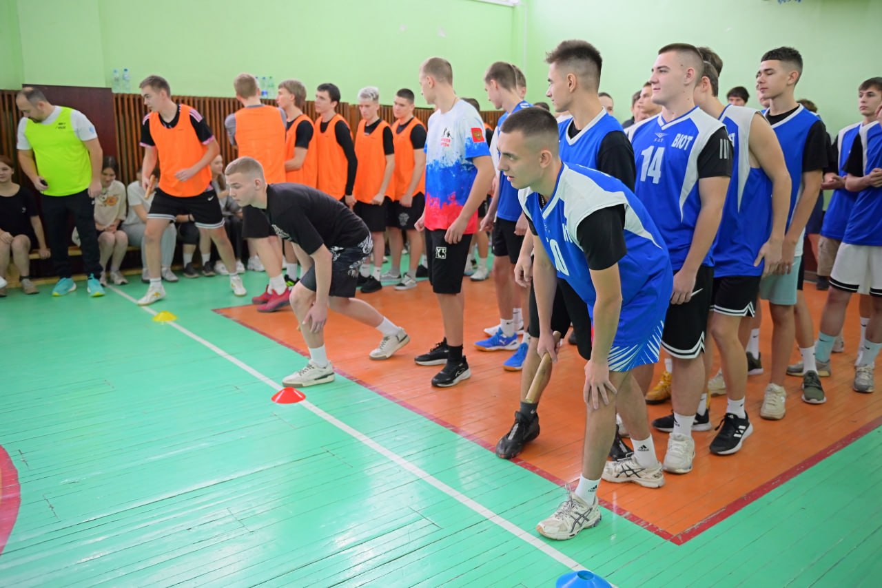 Воронежские полицейские провели спортивные соревнования для студентов Воронежские полицейские провели спортивные соревнования для студентов