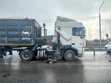 На трассе в Семилукском районе произошло массовое ДТП