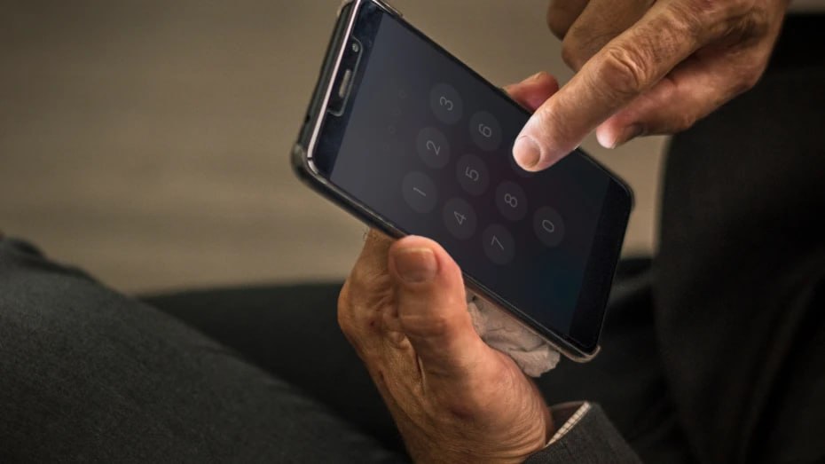 Обманутый пенсионер из Севастополя перевел жителю Калачеевского района более 1 млн 949 тыс