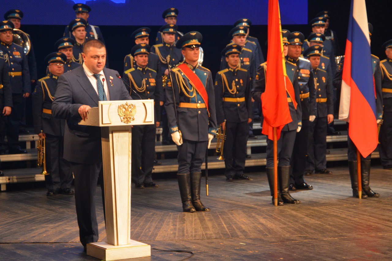 От себя лично и от имени депутатов Воронежской городской Думы поздравил сотрудников управления Федеральной налоговой службы по Воронежской области с профессиональным праздником и 35-летием со дня образования налоговых... От себя лично и от имени депутатов Воронежской городской Думы поздравил сотрудников управления Федеральной налоговой службы по Воронежской области с профессиональным праздником и 35-летием со дня образования налоговых...