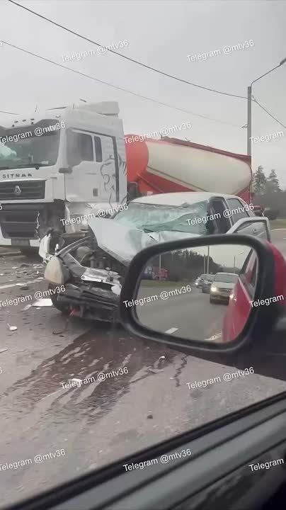 Огромная пробка на Героев Сибиряков из-за ДТП