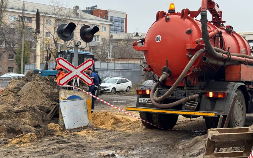 Слесарь водоканала погиб при устранении коммунальной аварии в Воронеже