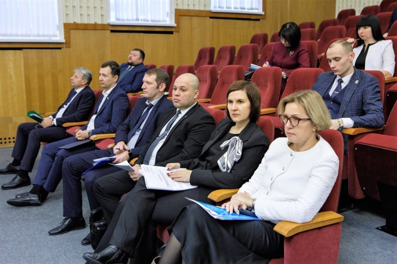 Сразу несколько законопроектов, подготовленных минэкономразвития Воронежской области по поручению Губернатора Александра Гусева, направленных на регулирование региональной налоговой политики, а также поддержку бизнеса и... Сразу несколько законопроектов, подготовленных минэкономразвития Воронежской области по поручению Губернатора Александра Гусева, направленных на регулирование региональной налоговой политики, а также поддержку бизнеса и...