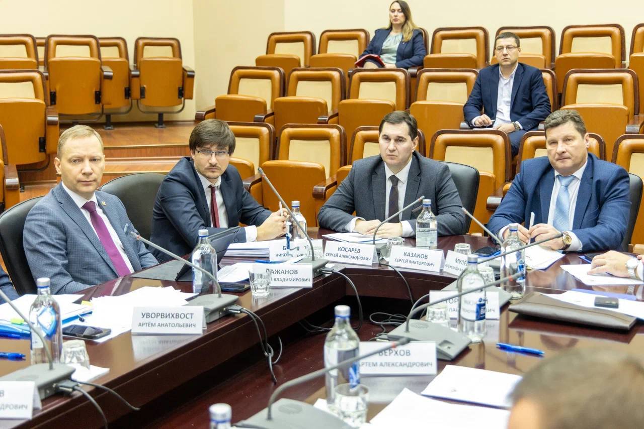 Министр ЖКХ и энергетики Воронежской области принимает участие в стратегическом совещании в Минэнерго РФ под руководством Сергея Цивилёва Министр ЖКХ и энергетики Воронежской области принимает участие в стратегическом совещании в Минэнерго РФ под руководством Сергея Цивилёва