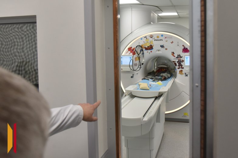 Депутат Госдумы от Воронежской области Евгений Ревенко передал подарки онкобольным детям Депутат Госдумы от Воронежской области Евгений Ревенко передал подарки онкобольным детям