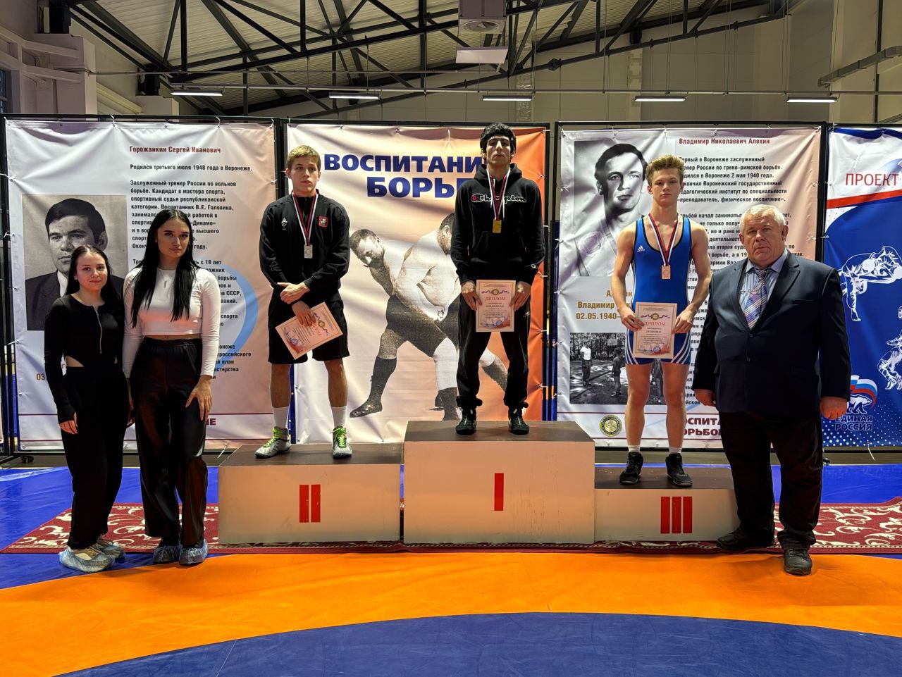 Воронежские борцы завоевали 3 золотые и 1 бронзовую награду на Всероссийских соревнованиях Воронежские борцы завоевали 3 золотые и 1 бронзовую награду на Всероссийских соревнованиях