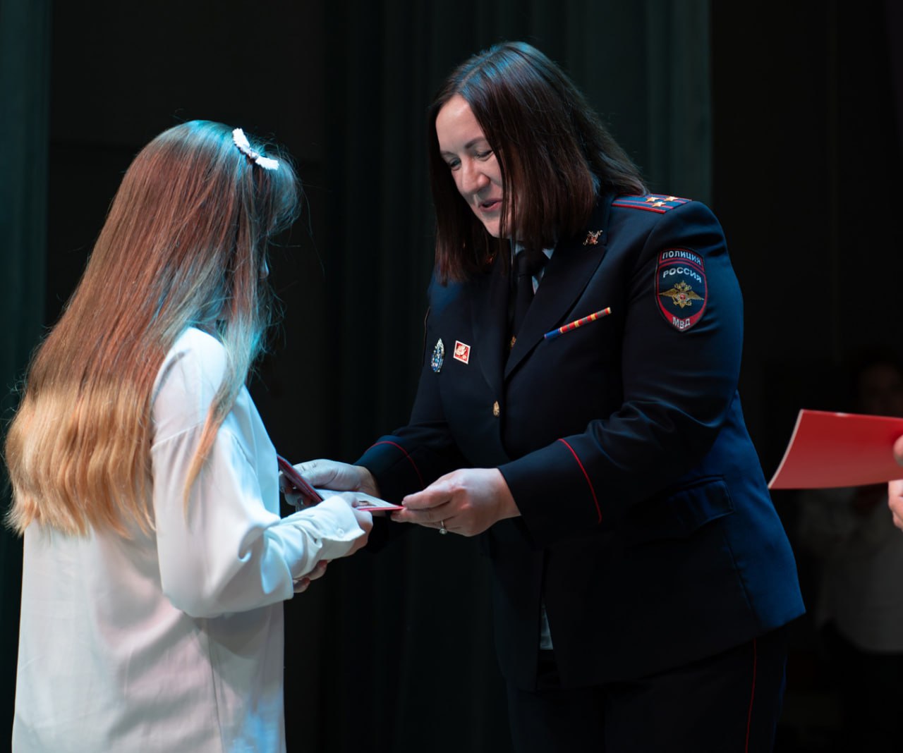 В Воронеже сотрудники полиции и активисты «Движение первых» принимают участие во Всероссийской акции «Мы – граждане России» В Воронеже сотрудники полиции и активисты «Движение первых» принимают участие во Всероссийской акции «Мы – граждане России»
