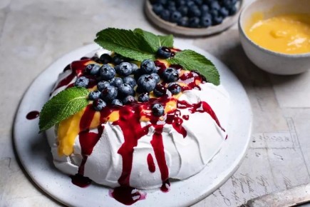 Павлова с лимонным курдом: искусство кулинарного вдохновения