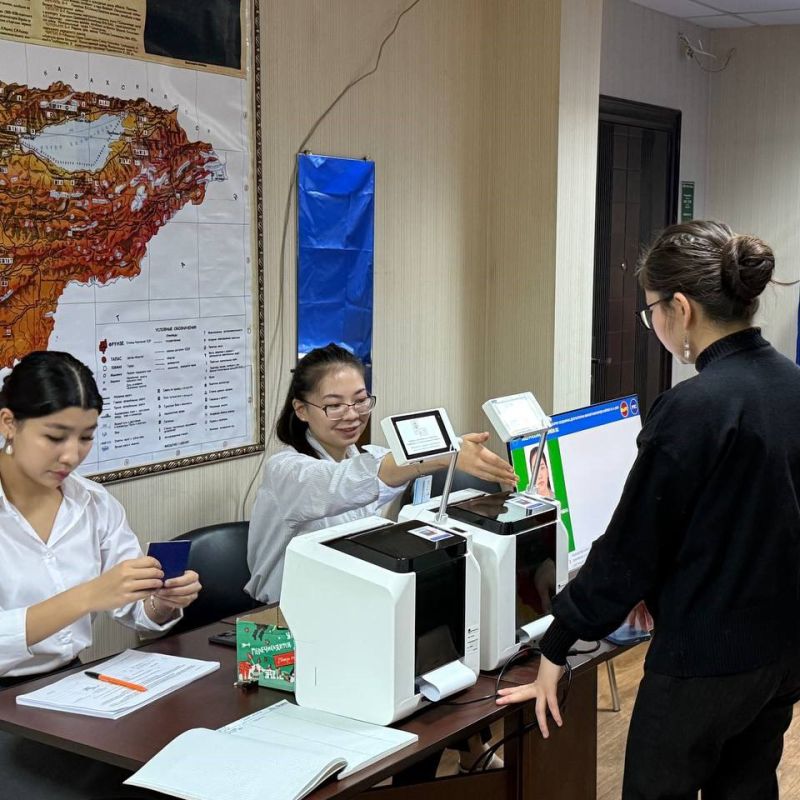 В России проходит голосование на выборах депутатов Жогорку Кенеша Кыргызской Республики В России проходит голосование на выборах депутатов Жогорку Кенеша Кыргызской Республики