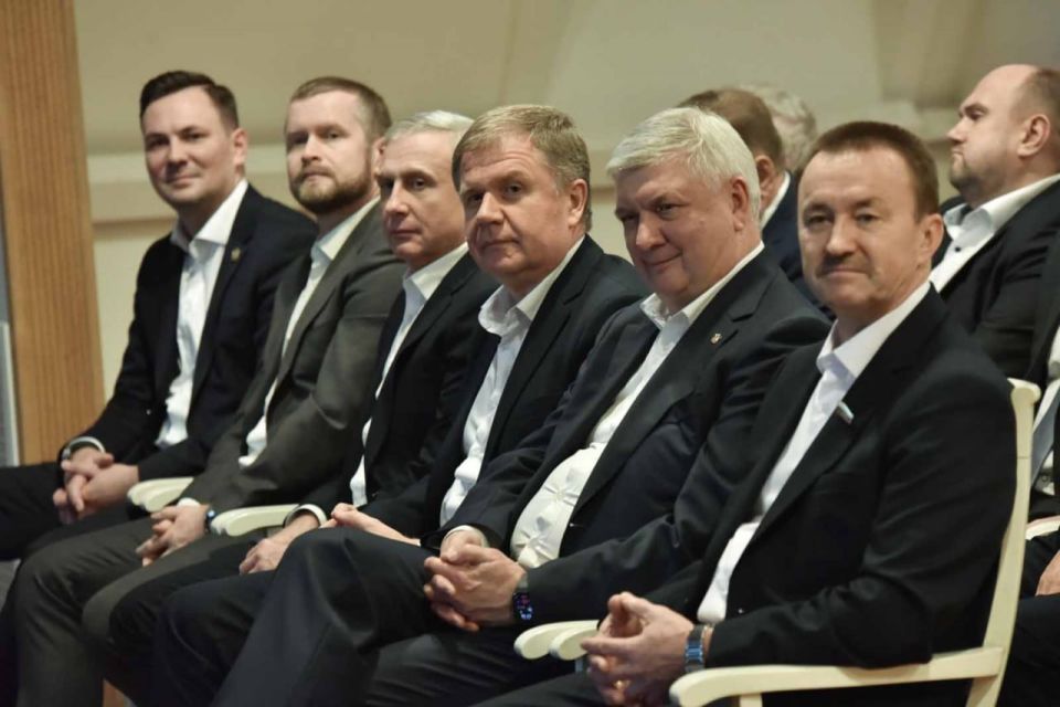 ���� ������� ������ ������� � ��������� ������������ �������� ������