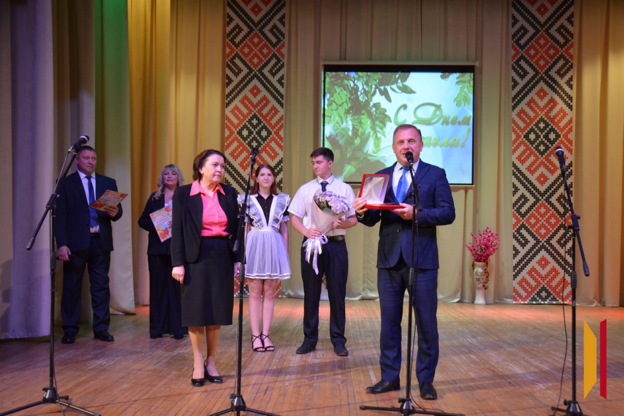 «Простое «спасибо» мотивирует делать еще больше»: руководитель отдела по образованию Верхнемамонского района — о том, что является стимулом в ее работе «Простое «спасибо» мотивирует делать еще больше»: руководитель отдела по образованию Верхнемамонского района — о том, что является стимулом в ее работе