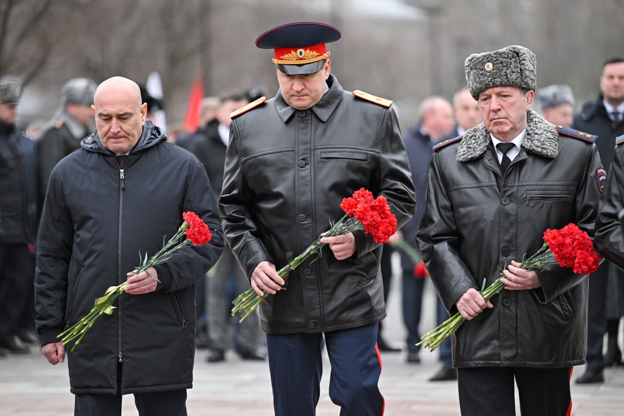 В Воронеже почтили память российских и советских воинов В Воронеже почтили память российских и советских воинов