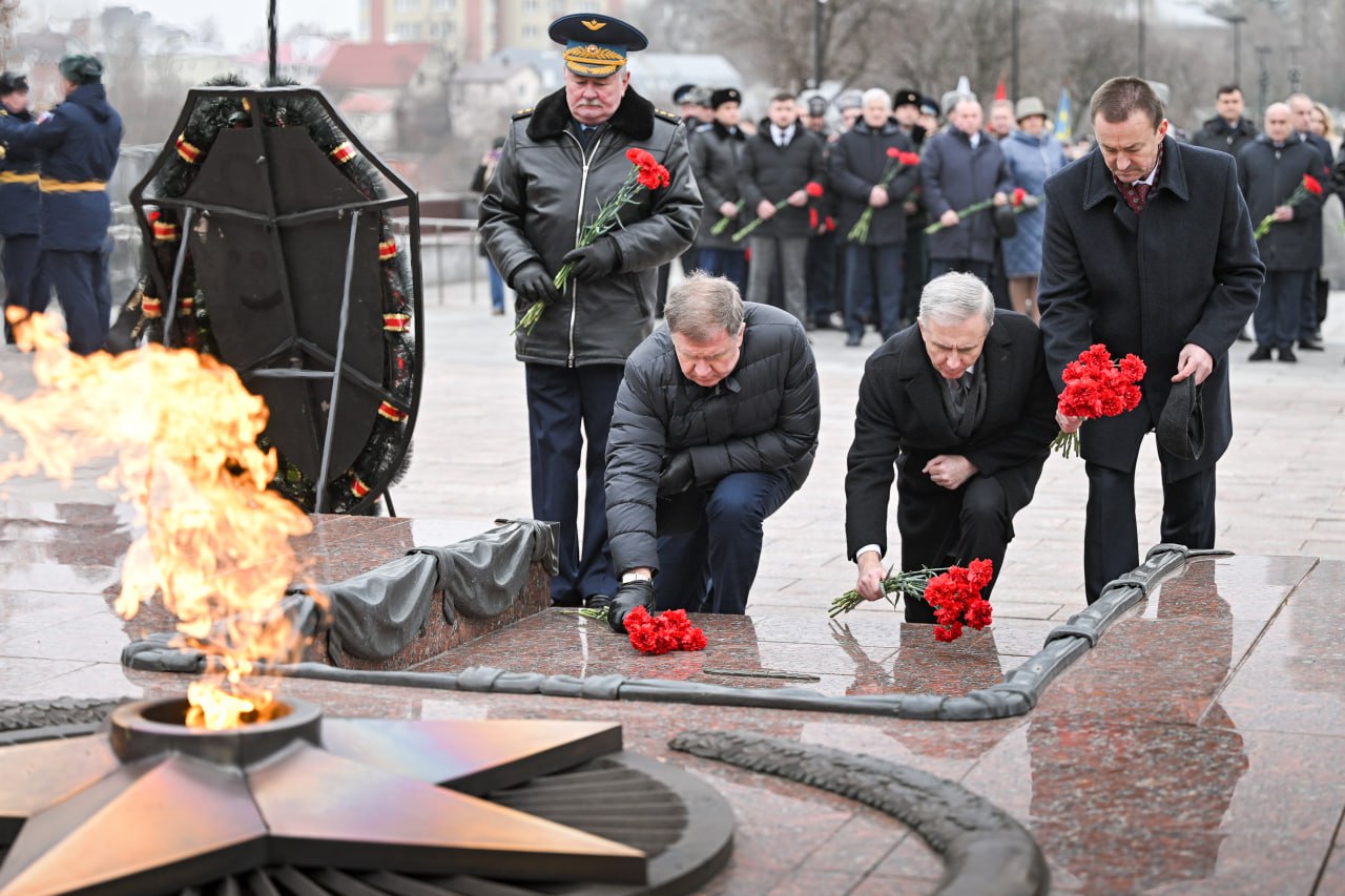 В Воронеже почтили память российских и советских воинов В Воронеже почтили память российских и советских воинов