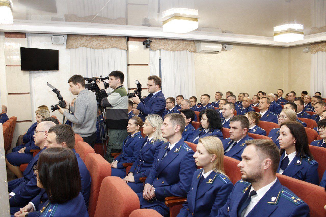 В Воронежской области представили нового прокурора Валерия Войнова В Воронежской области представили нового прокурора Валерия Войнова