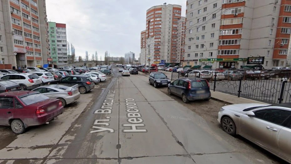 На улице Северного микрорайона Воронежа запретят парковку на три дня