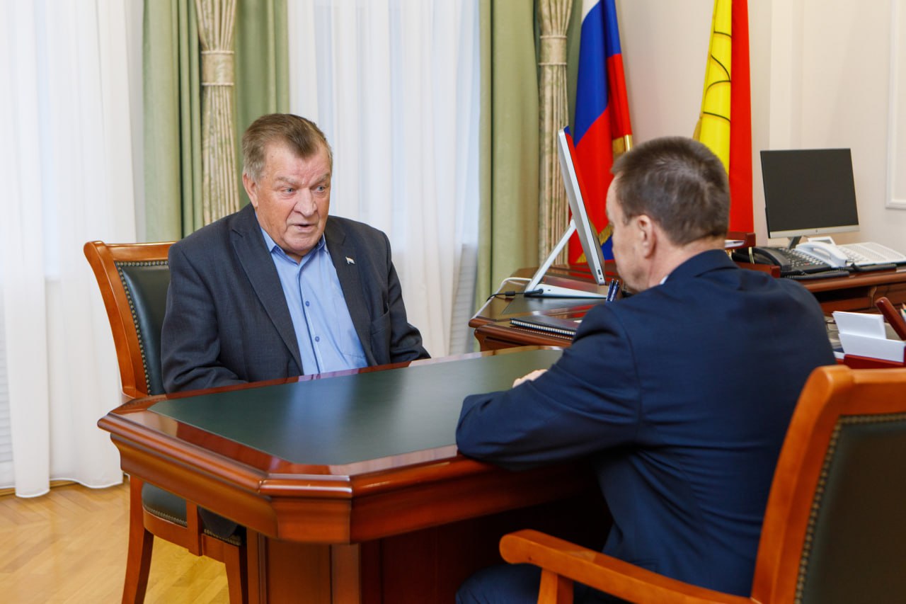 Юрий Матузов обсудил с Почетным гражданином Воронежа Николаем Ермаковым вопросы военно-патриотического воспитания Юрий Матузов обсудил с Почетным гражданином Воронежа Николаем Ермаковым вопросы военно-патриотического воспитания