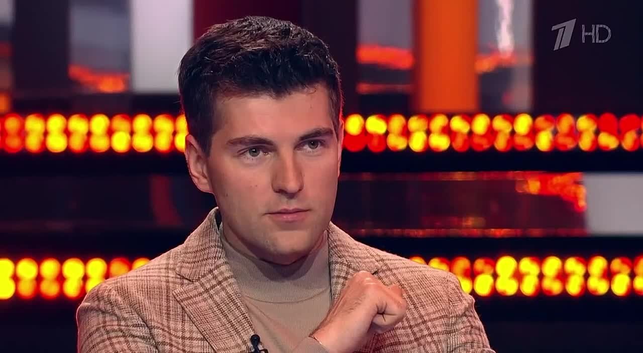 Главное к этому часу:. Лариса Долина заявила в эфире «Первого канала», что намерена вернуть 112 миллионов рублей за квартиру в Хамовниках Полине Лурье