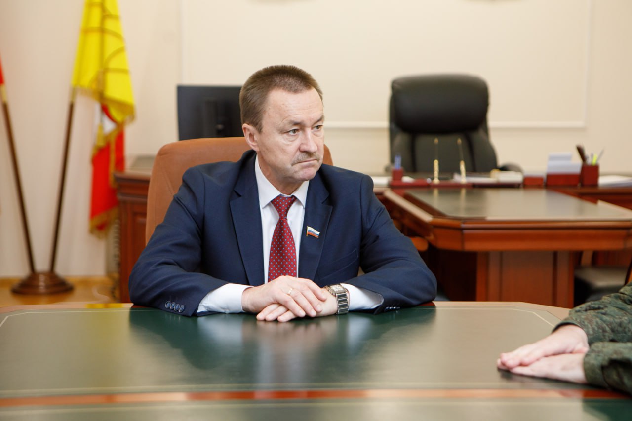 Юрий Матузов провел встречу с представителями авиационного соединения Юрий Матузов провел встречу с представителями авиационного соединения