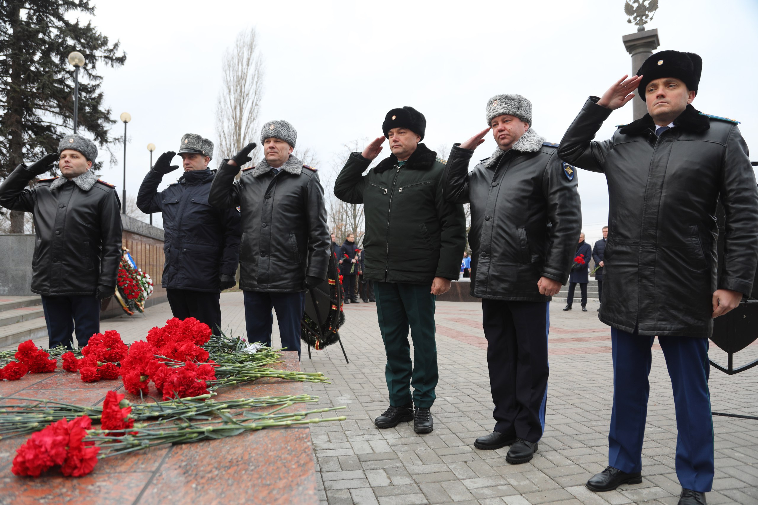 Сергей Петрин принял участие в церемонии возложения ко Дню героев Отечества Сергей Петрин принял участие в церемонии возложения ко Дню героев Отечества
